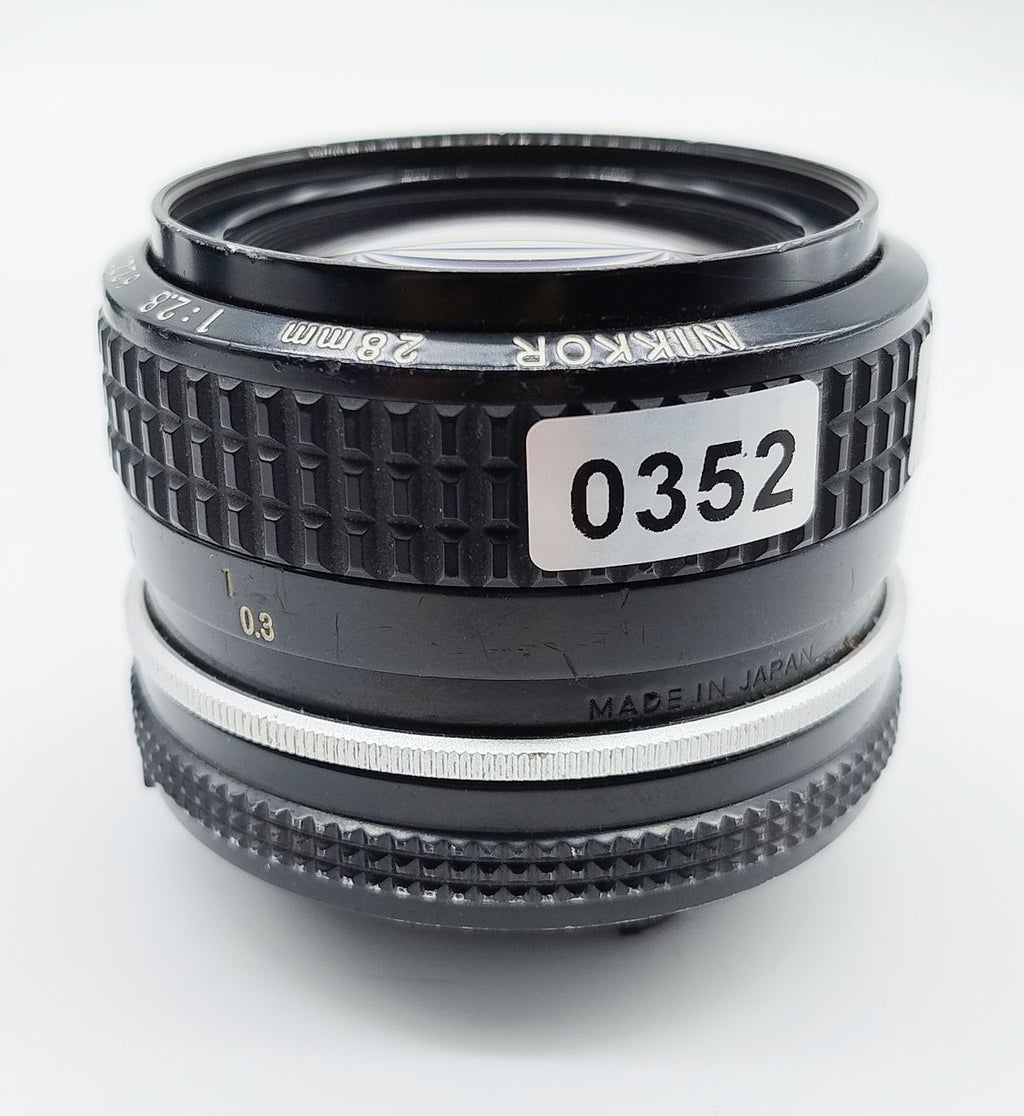 352 - Nikon Nikkor 28mm f2.8 Objektiv