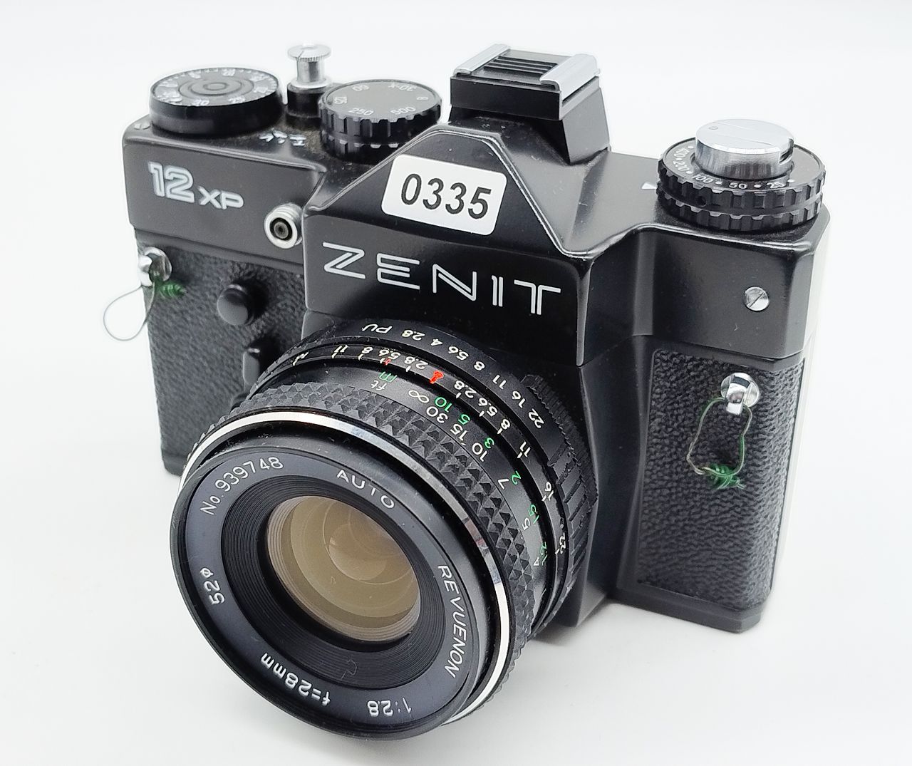 335 - Zenit 12 XP Kamera + Auto Revuenon 28/2.8 Objektiv