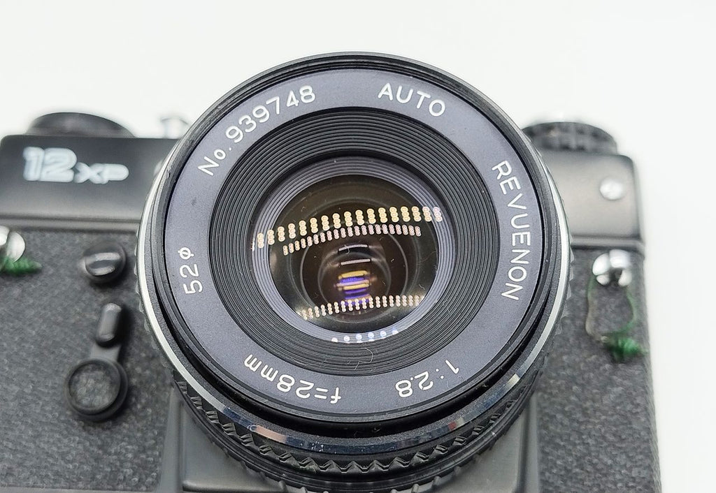 335 - Zenit 12 XP Kamera + Auto Revuenon 28/2.8 Objektiv