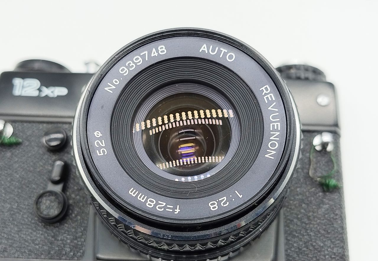 335 - Zenit 12 XP Kamera + Auto Revuenon 28/2.8 Objektiv
