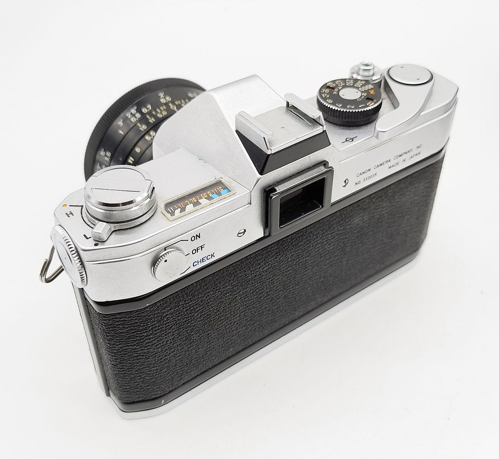 250 - Canon FX SLR + Porst Super WW 28/3.5 + Canon 50/1.8 + Ledert. + Kinoflex