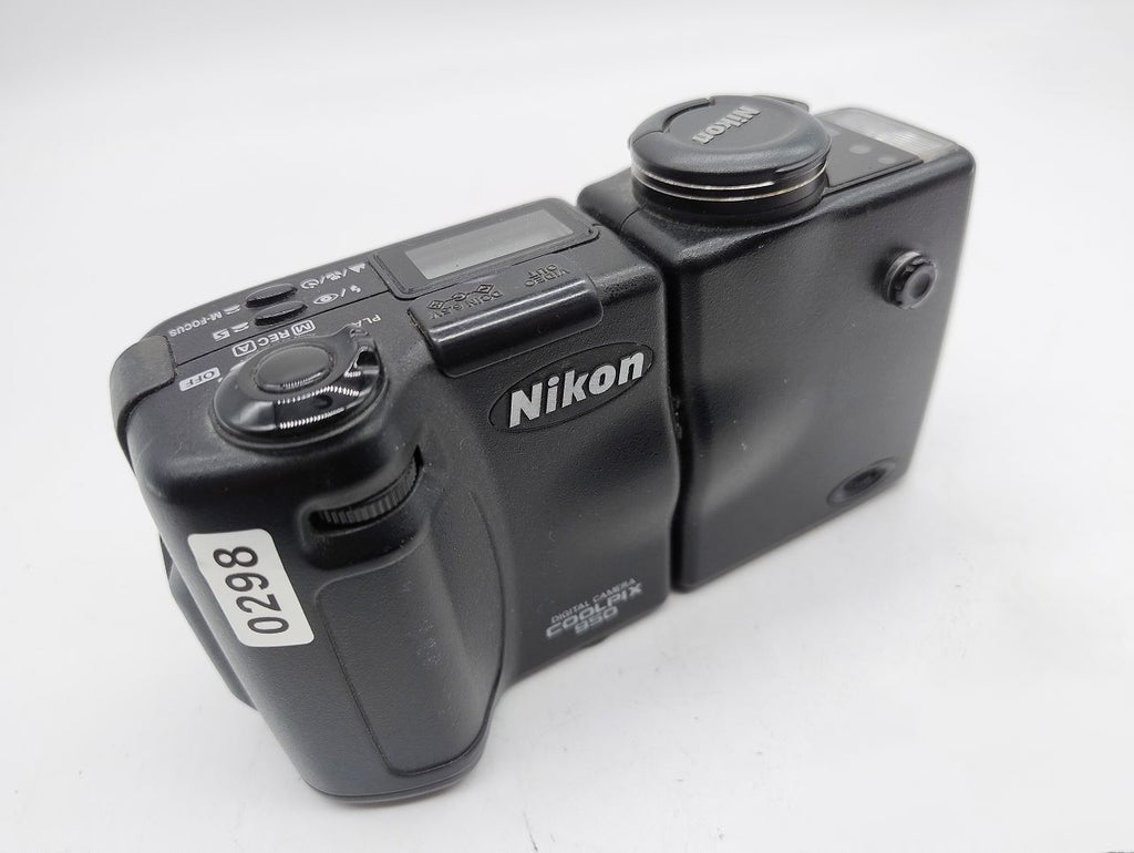 298 - Nikon Coolpix 950 Digitalkamera