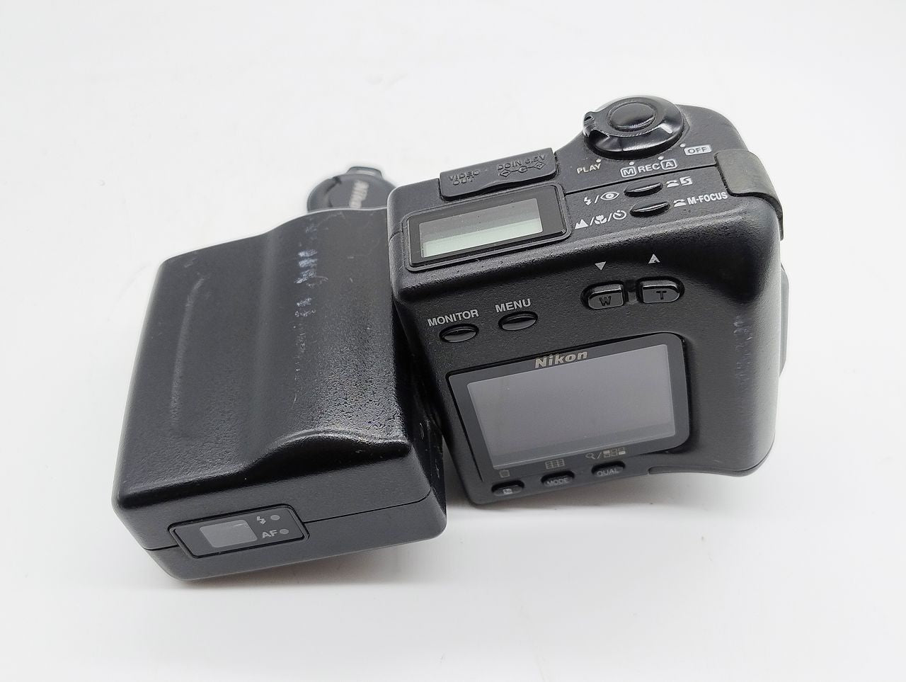 298 - Nikon Coolpix 950 Digitalkamera
