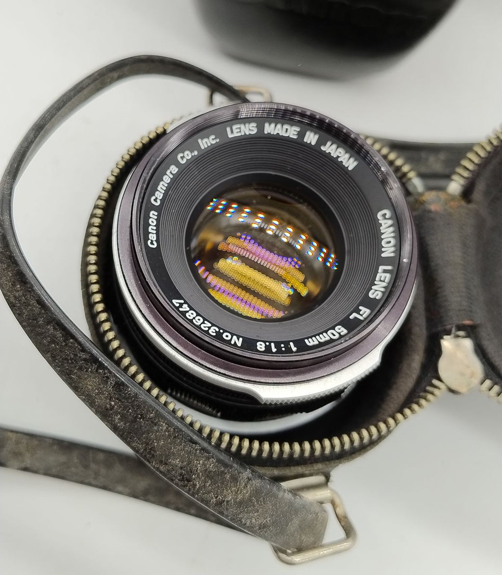 250 - Canon FX SLR + Porst Super WW 28/3.5 + Canon 50/1.8 + Ledert. + Kinoflex