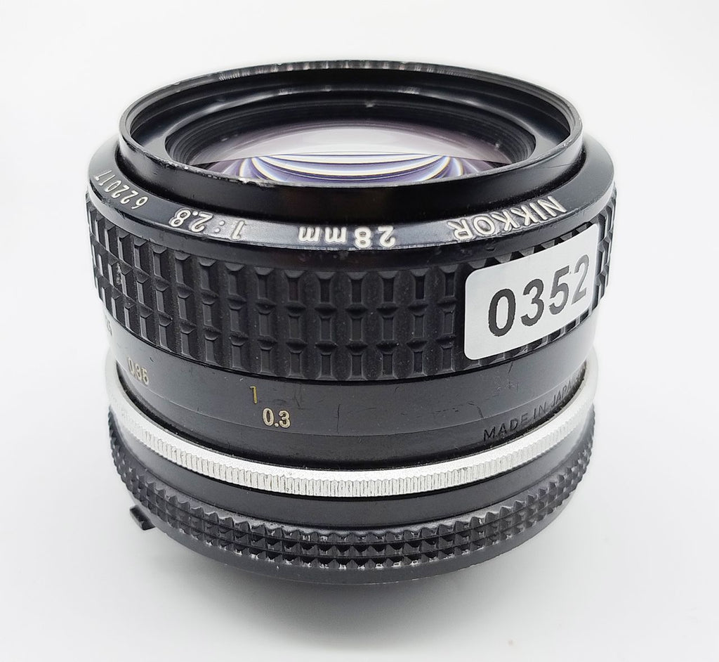 352 - Nikon Nikkor 28mm f2.8 Objektiv