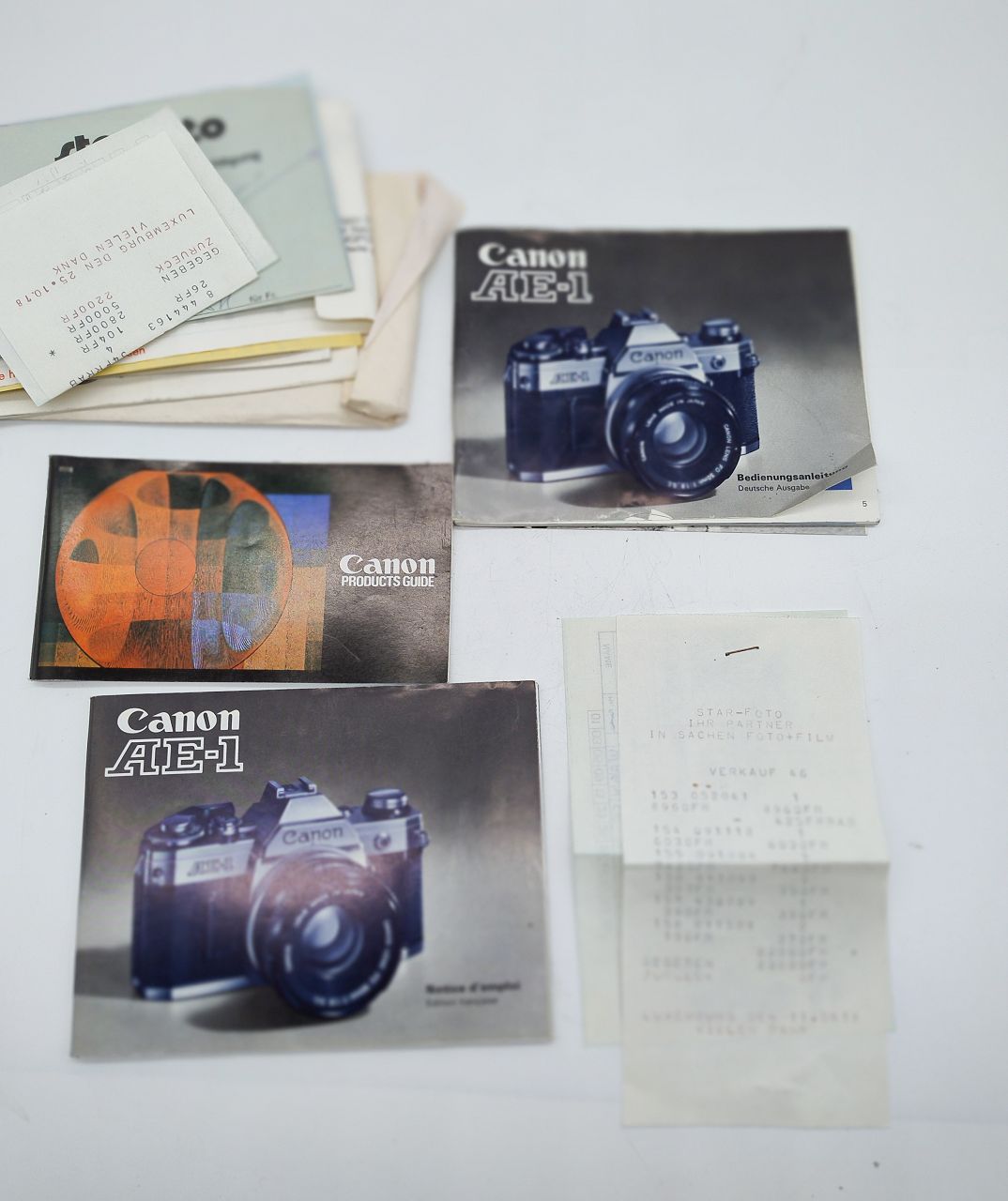 266 - Canon AE1 (läuft) + 50/1.4 FD (sehr schön +  Filter) + Karton + Anleitung