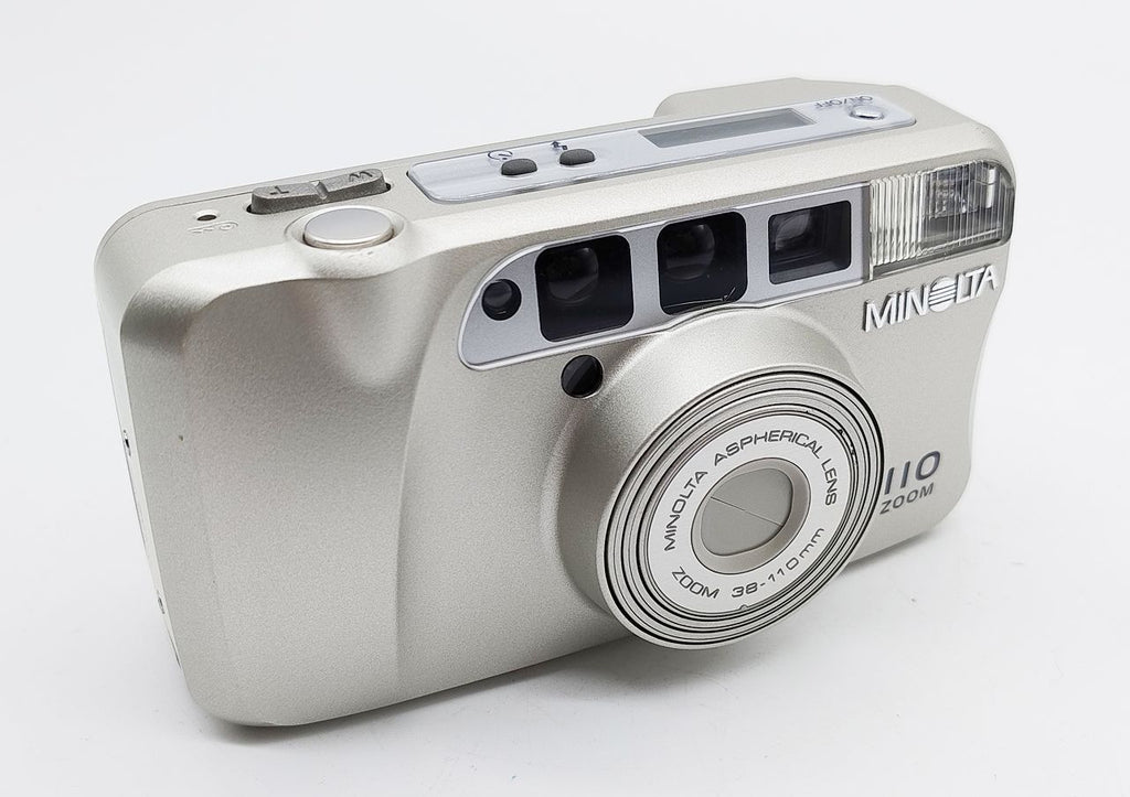 247 - Minolta 110 Zoom P&S Kamera - Top + Ledertasche & Batterie