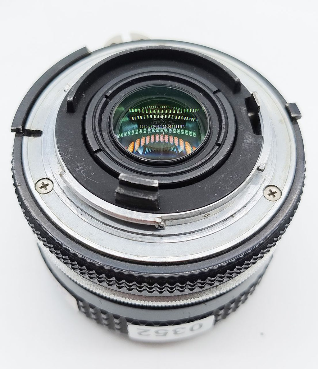 352 - Nikon Nikkor 28mm f2.8 Objektiv