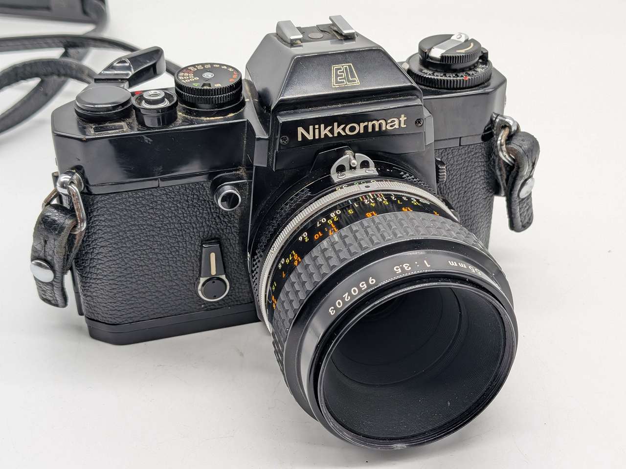 366 - Nikkormat EL in schwarz + Micro-Nikkor 55/3.5