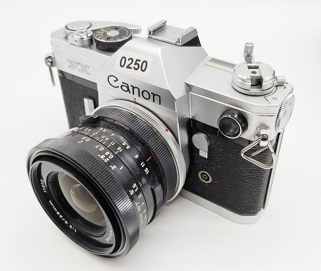 250 - Canon FX SLR + Porst Super WW 28/3.5 + Canon 50/1.8 + Ledert. + Kinoflex