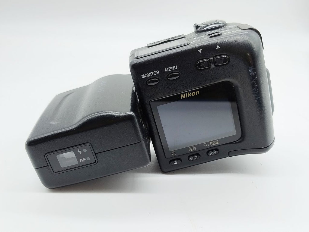 298 - Nikon Coolpix 950 Digitalkamera