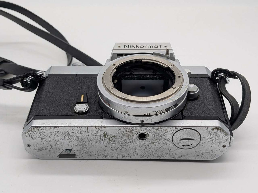 372 - Nikon Nikkormat Spiegelreflexkamera