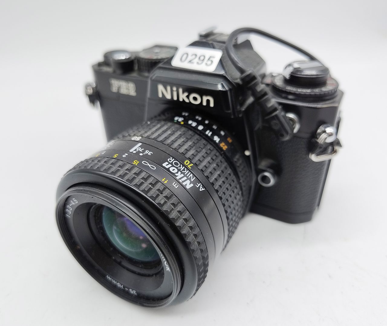 295 - Nikon FE2 + AF Nikkor 35-70/3.3-4.5