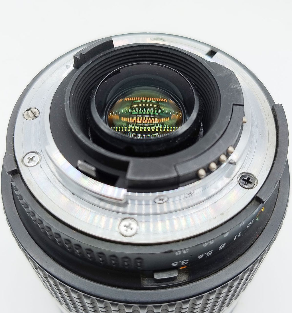 354 - Nikon AF Nikkor 28-105 f3.5-4.5 Zoomobjektiv
