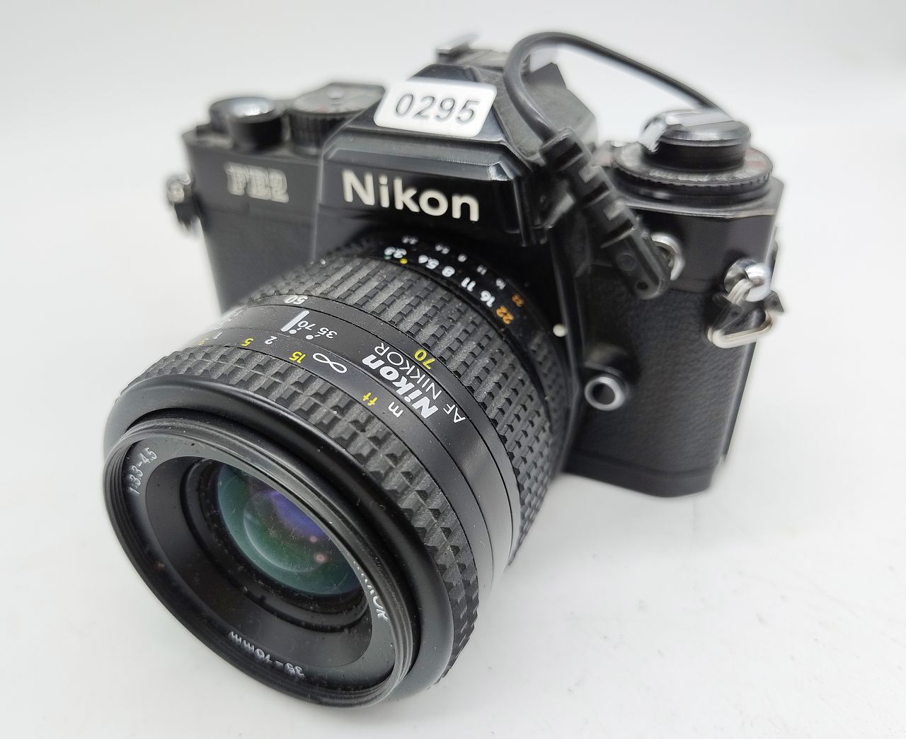 295 - Nikon FE2 + AF Nikkor 35-70/3.3-4.5